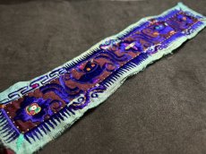 画像2: 貴州省・雲南省　苗族（ミャオ族）の剪紙破線繍/ Split thread stitch of Miao (2)