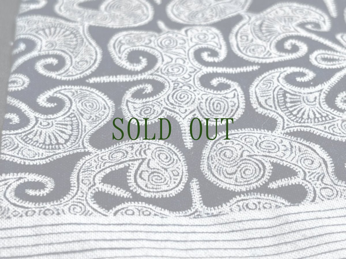 画像5: 貴州省・雲南省　苗族（ミャオ族）、ろうけつ藍染・刺繍古裂 old indigo batik embroidery of  Miao　 (5)