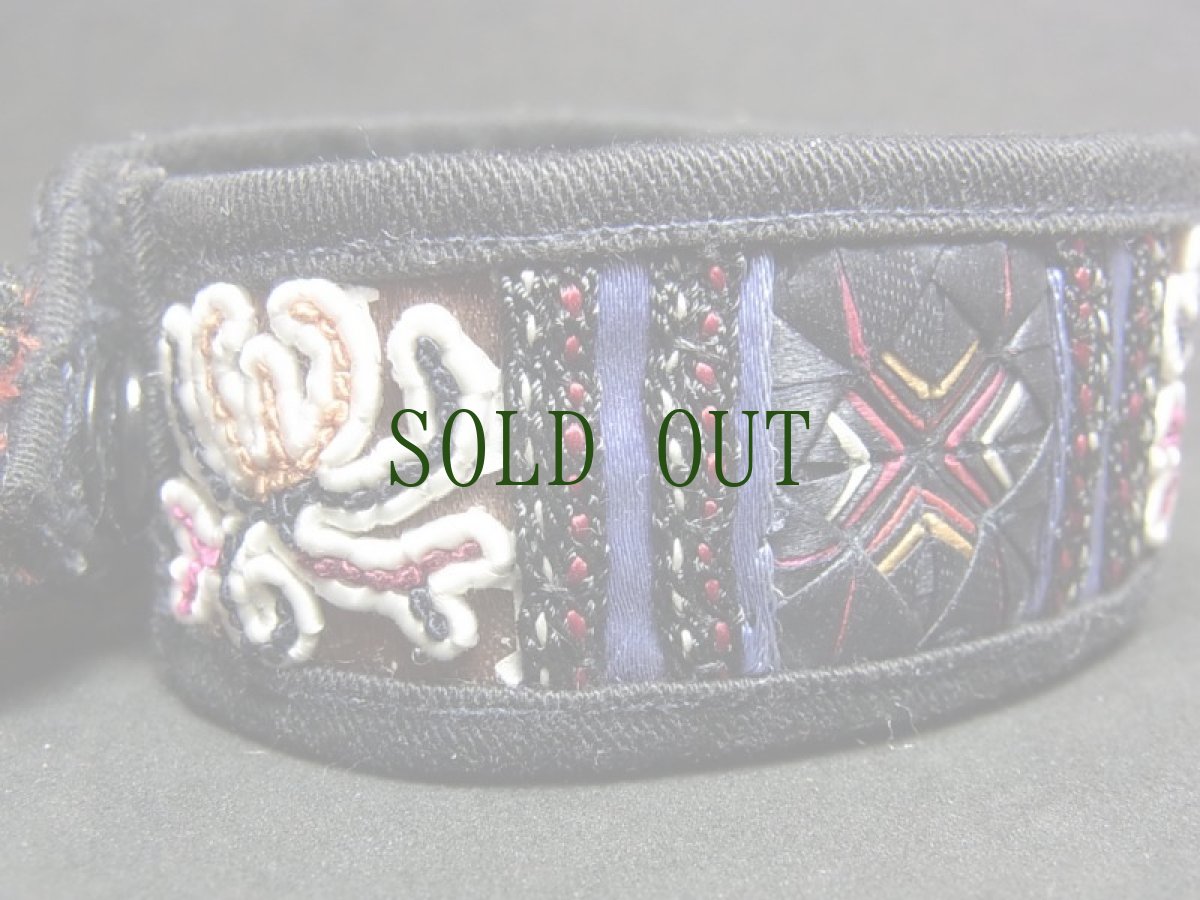 画像6: 貴州省苗族（ミャオ族）の刺繍古裂・布ブレスレット　（Miao old embroidered cloth bracelet） (6)
