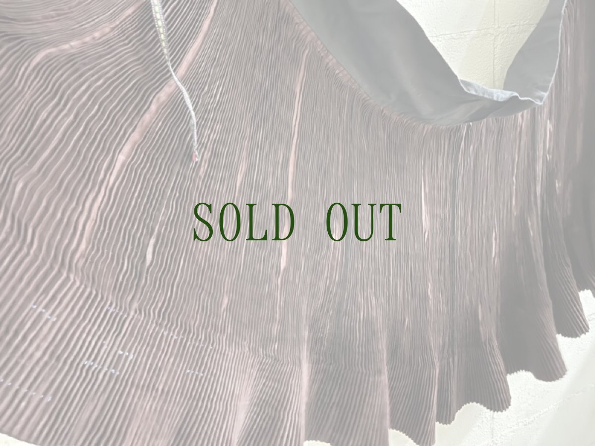 画像11: 貴州省黄平苗族(ミャオ族)　プリーツ巻きスカート（野蚕絹・草木染）ビンテージ【シルク】 (11)