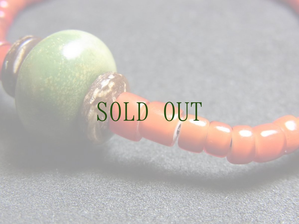 画像4: チベタンターコイズとヴェネツィアホワイトハート（Old Venetian glass beads）のブレスレット (4)