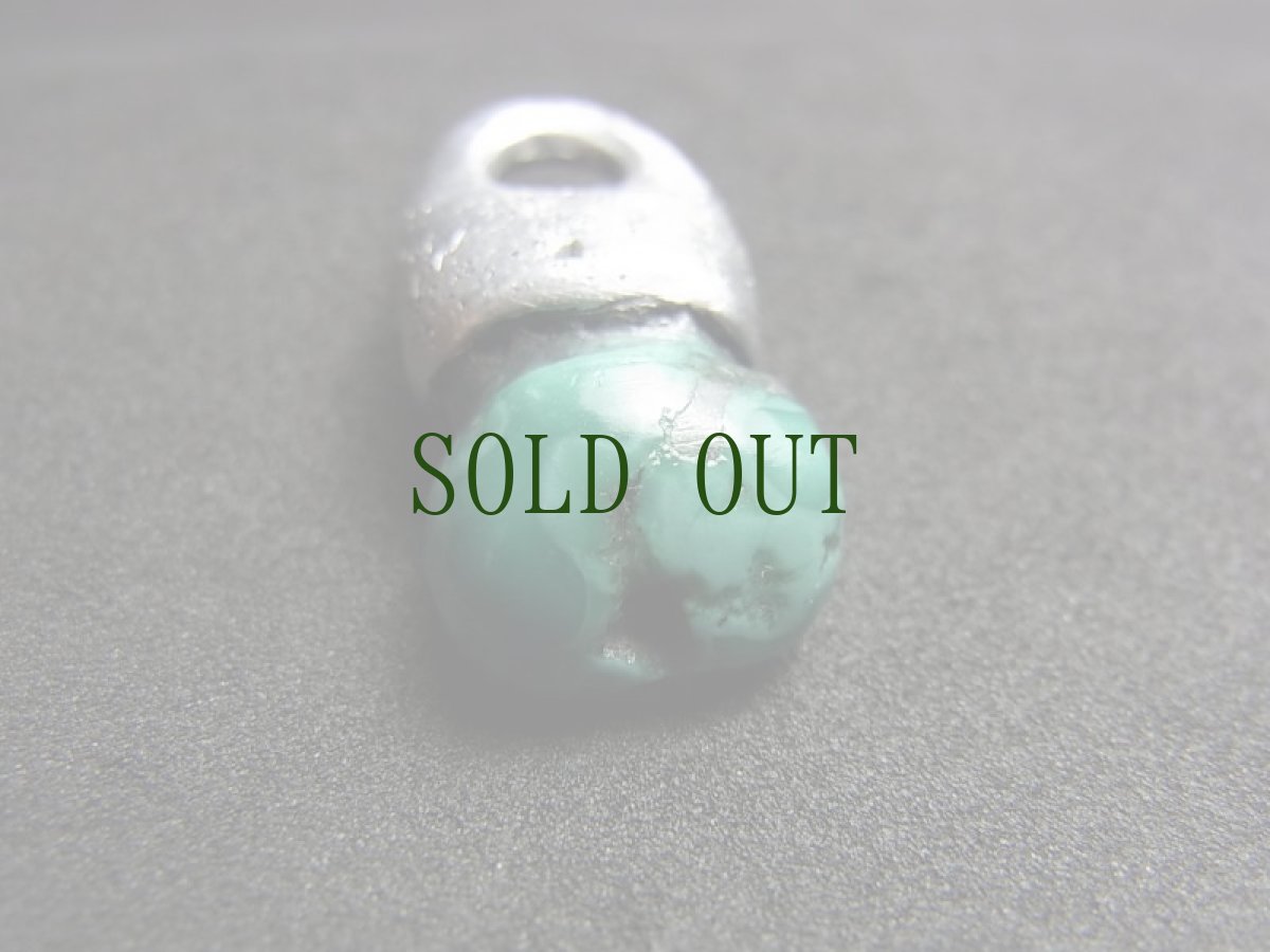 画像2: TIbetan old turquoise　チベタン天然ターコイズ(yu)と銀のペンダントトップ (2)