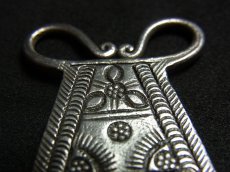 画像4: Old  silver pendant top from Hmong  （モン族）錠前型　銀製トップ　ヴィンテージ (4)