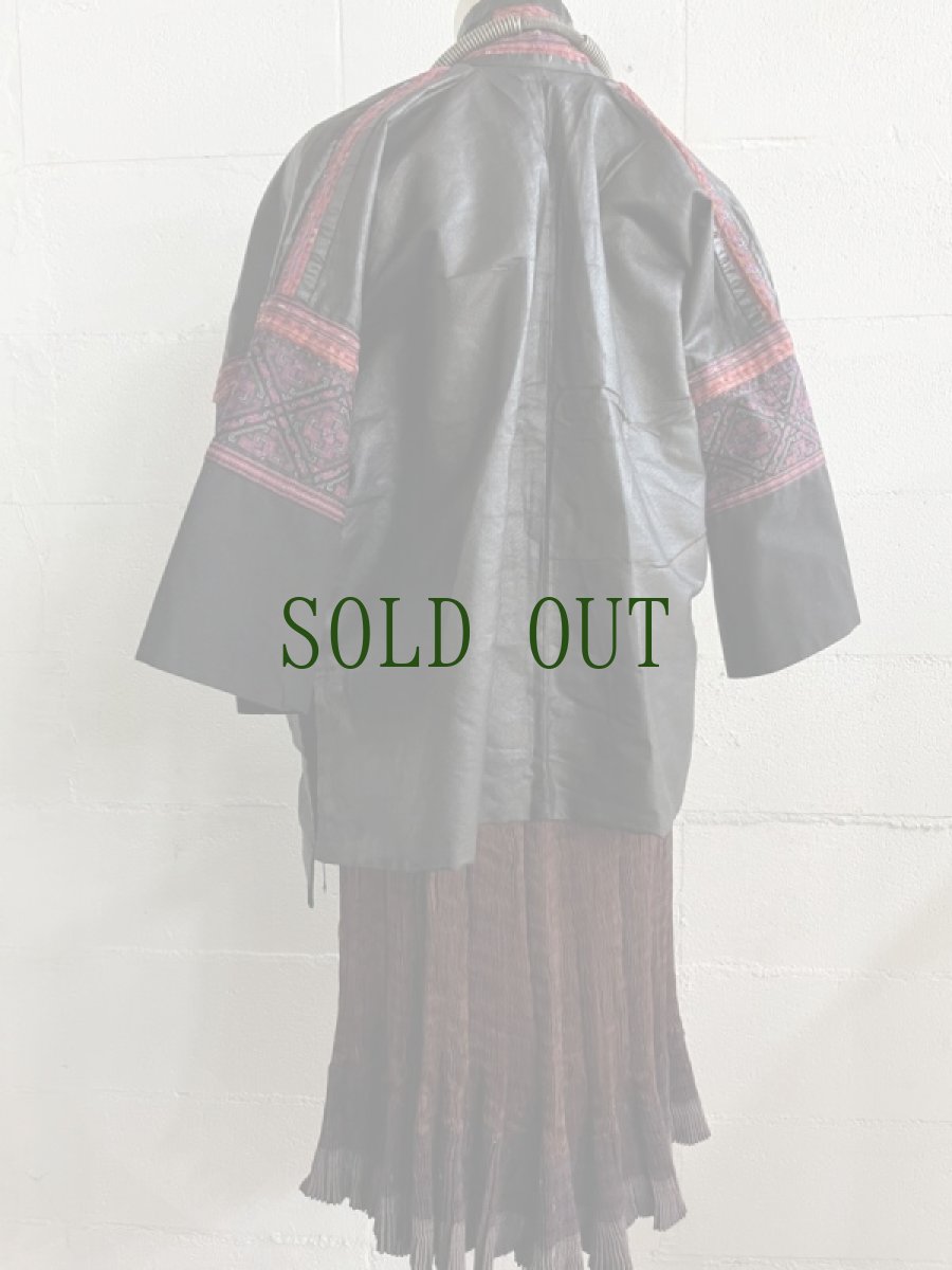 画像7: 貴州省黄平苗族(ミャオ族)　プリーツ巻きスカート（野蚕絹・草木染）ビンテージ【シルク】 (7)