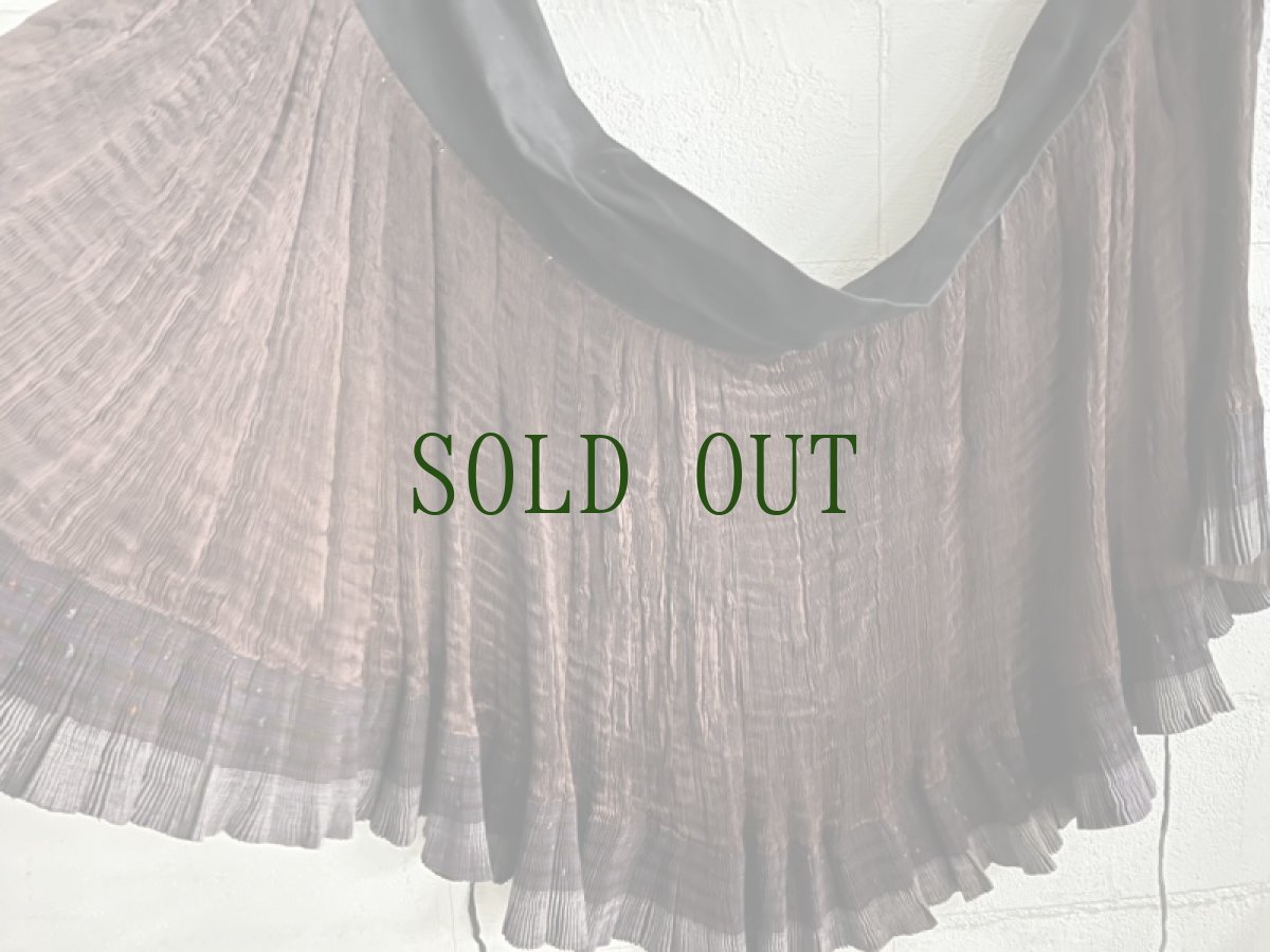 画像10: 貴州省黄平苗族(ミャオ族)　プリーツ巻きスカート（野蚕絹・草木染）ビンテージ【シルク】 (10)