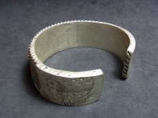 画像7: 貴州省ミャオ族の刺繍古裂バングル(苗銀)　Miao old embroidery silver bangle (7)