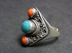 画像3: Tibetan  silver ring with turquoise and coral 　チベタン・ターコイズとコーラル（珊瑚）のシルバーリング（銀92・5）　 (3)