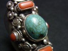 画像3: Tibetan  silver ring with turquoise and coral 　チベタン・ターコイズとコーラル（珊瑚）のシルバーリング（銀92・5）　 (3)