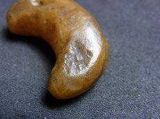 画像6: 瑪瑙製勾玉・古墳時代　（Ancient Magatama bead Kofun period） (6)