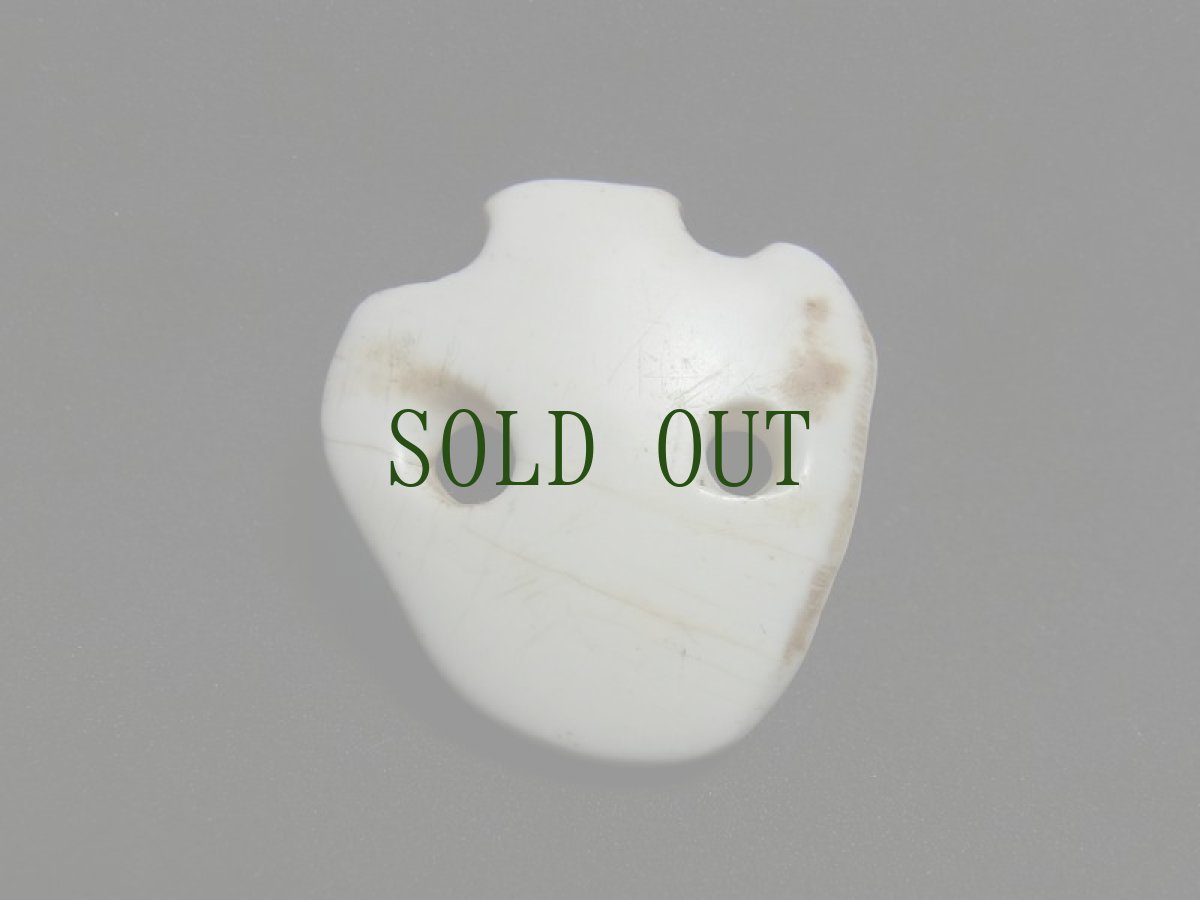 画像2: チベット密教 マニコロ・トゥン（シャンカ・砗磲）の御守り・アンティーク (2)