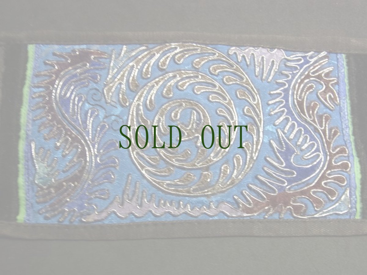 画像4: 貴州省侗族（トン族）の刺繍古裂・布ブレスレット【盤龍紋】　（ Dong old embroidered cloth bracelet） (4)