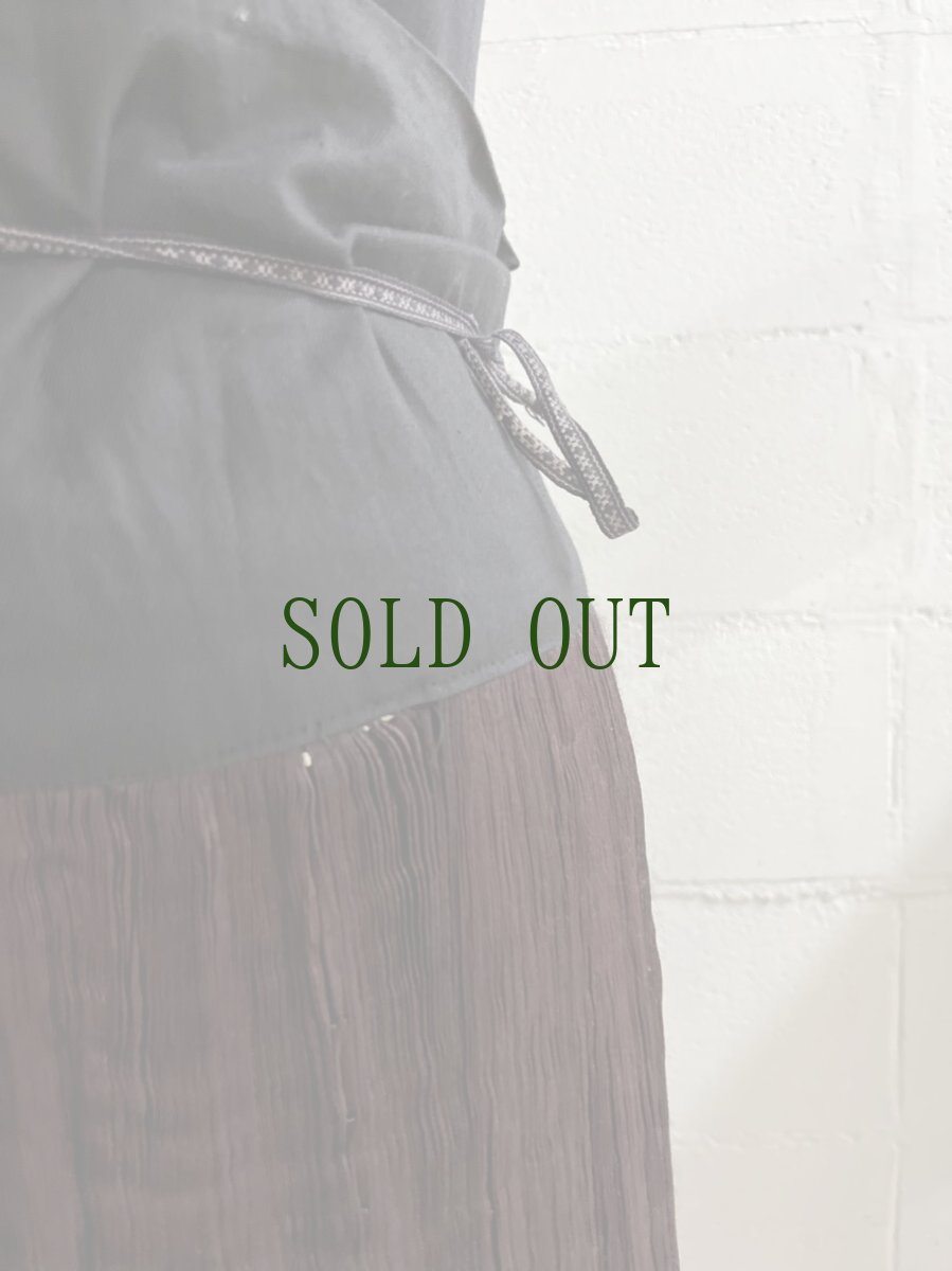 画像18: 貴州省黄平苗族(ミャオ族)　プリーツ巻きスカート（野蚕絹・草木染）ビンテージ【シルク】 (18)