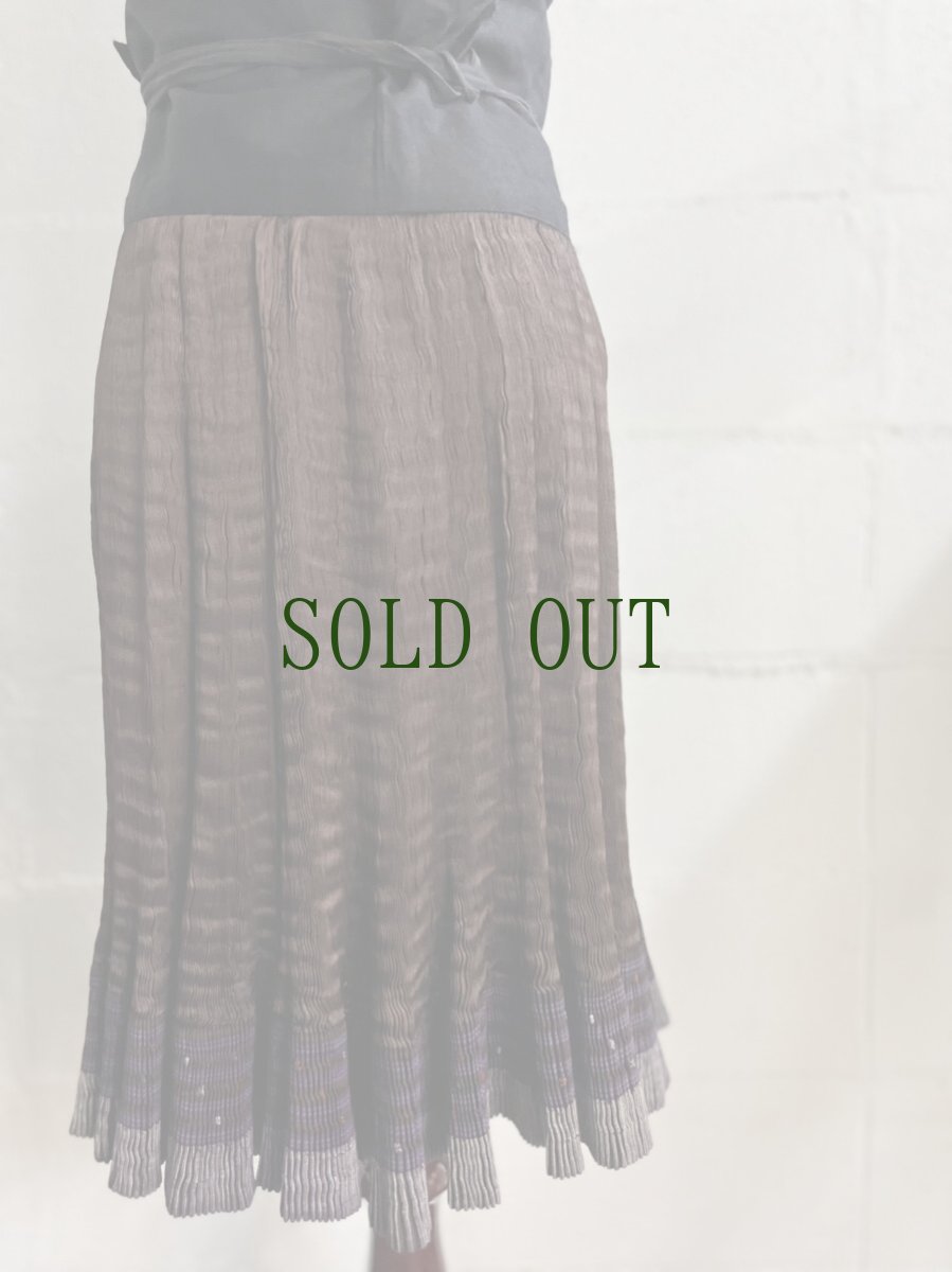 画像11: 貴州省黄平苗族(ミャオ族)　プリーツ巻きスカート（野蚕絹・草木染）ビンテージ【シルク】 (11)