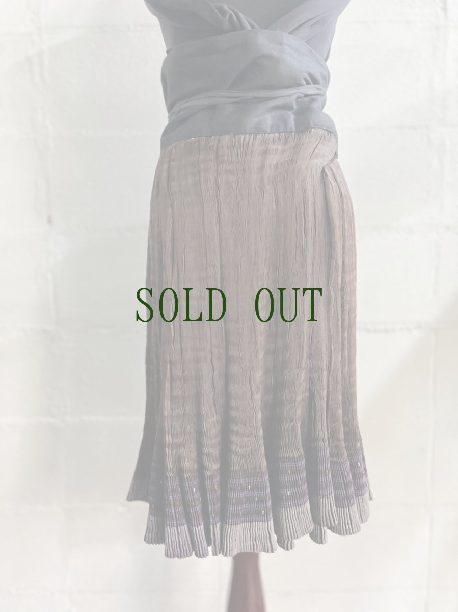 画像13: 貴州省黄平苗族(ミャオ族)　プリーツ巻きスカート（野蚕絹・草木染）ビンテージ【シルク】 (13)