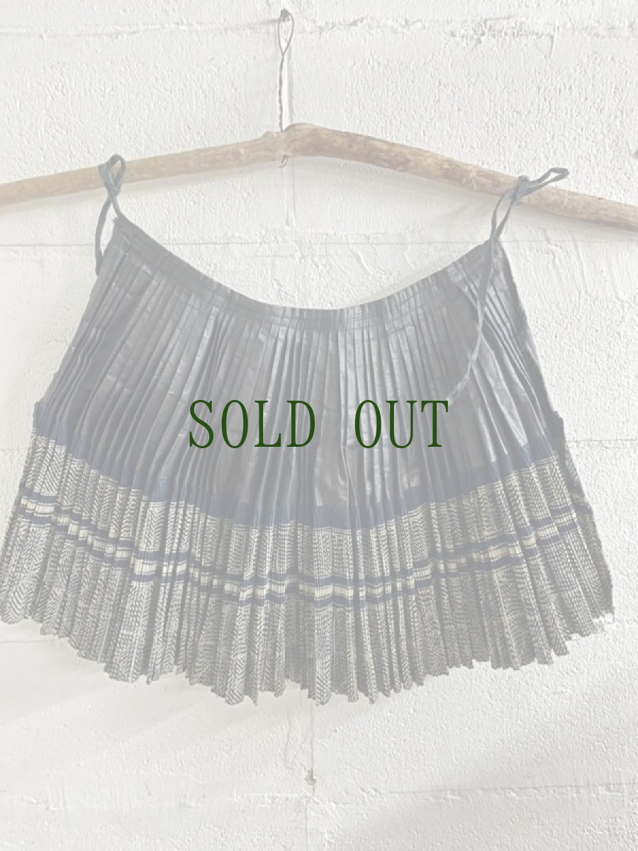 画像6: 榕江ミャオ族(rong jiang 苗族）藍染・亮布　プリーツ巻きオーバースカート　(ビンテージ） (6)