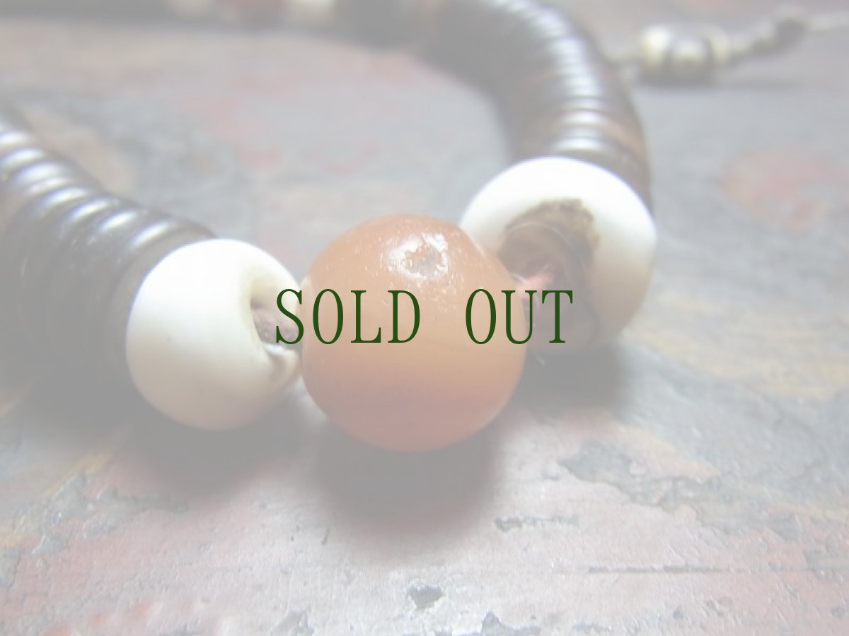 画像9: チベット・老椰子玉とシャンカの天玉、紅朱砂ペマラカ、料器天珠、カウンターの御数珠　101玉 (9)