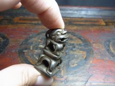 画像6: チベットの印章・トクチャ　(Seal・Thogchags)　印章　獅子（センゲ）・鉄製 (6)