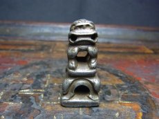 画像2: チベットの印章・トクチャ　(Seal・Thogchags)　印章　獅子（センゲ）・鉄製 (2)