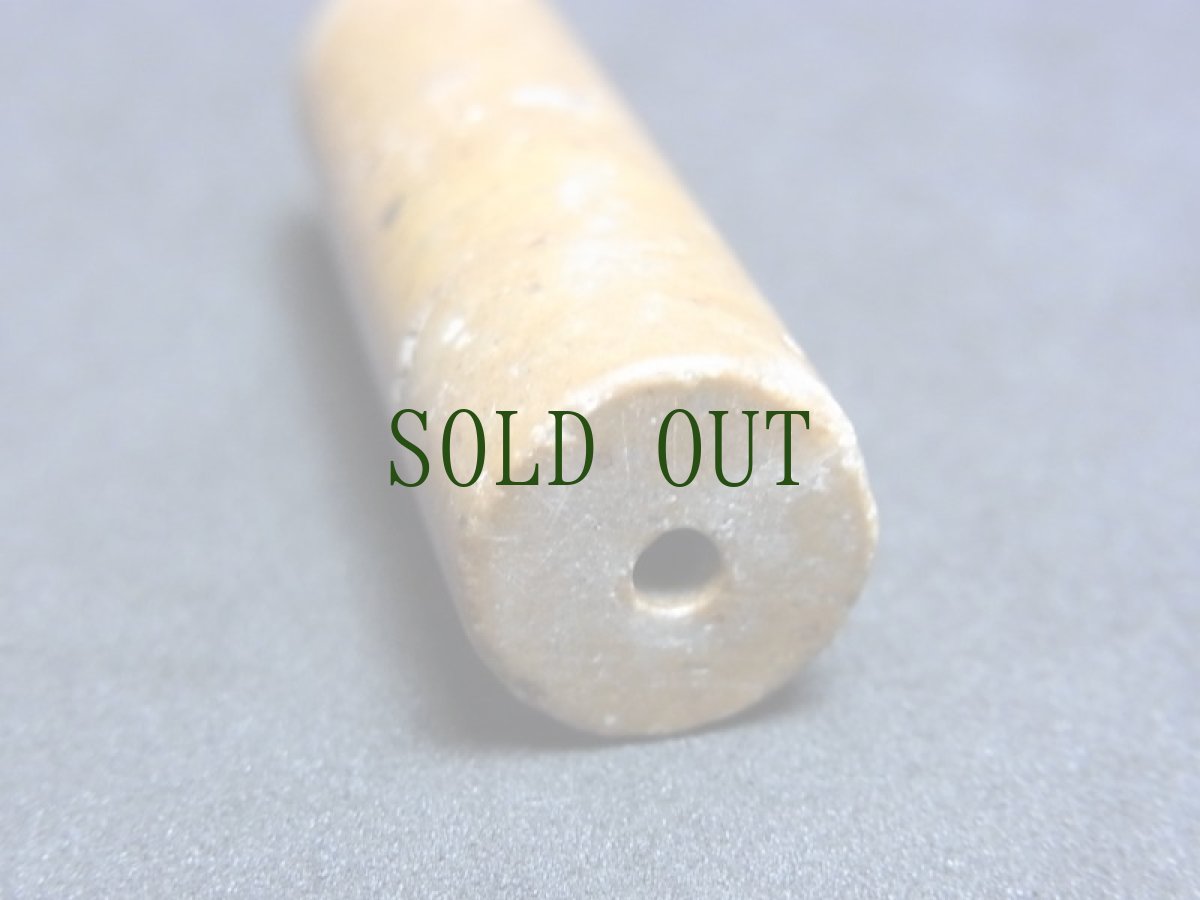 画像6: 滑石製管玉　（紅朱砂）　古墳時代　（Japanese ancient tubular bead with red spot,Kofun period） (6)