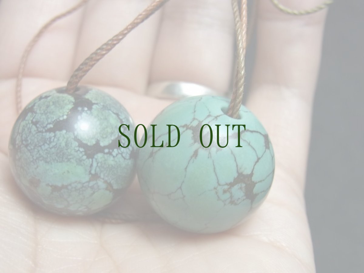 画像7: TIbetan old round  turquoise　チベタン天然ターコイズ(yu)　丸玉（大）一対（ペア） (7)