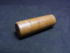 画像1: 滑石製管玉　（紅朱砂）　古墳時代　（Japanese ancient tubular bead with red spot,Kofun period） (1)