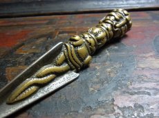 画像2: チベット密教法具　ブルパ（独鈷杵）銅・鉄製　15cm (2)