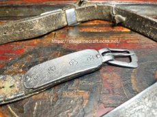 画像4: チベットのベルト（Tibetan old leather belt wtih iron buckels）アンティーク・カムパ (4)