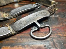 画像3: チベットのベルト（Tibetan old leather belt wtih iron buckels）アンティーク・カムパ (3)