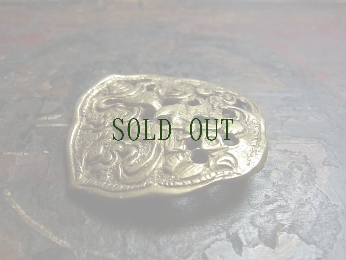 画像2: チベット・トクチャ(天鉄・Thogchags)　鍍金銅製装身具・タシタゲ（エンドレスノット・宝瓶）　オールド品 (2)