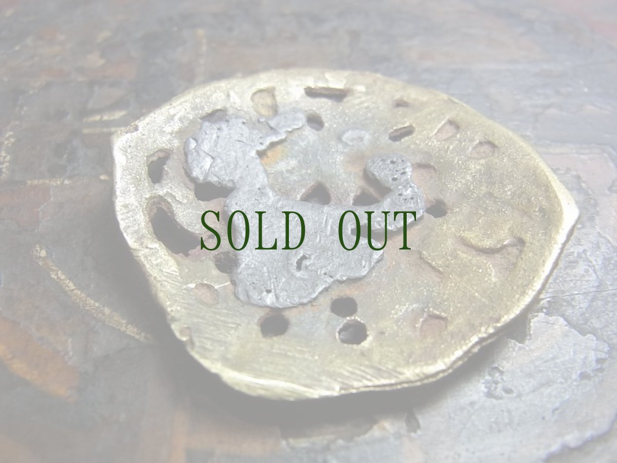 画像4: チベット・トクチャ(天鉄・Thogchags)　鍍金銅製装身具・タシタゲ（エンドレスノット・宝瓶）　オールド品 (4)