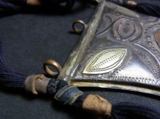 画像9: トゥアレグ族タリスマン (アミュレット)のネックレス　（Old Tuareg amulet neckless　）アンティーク (9)