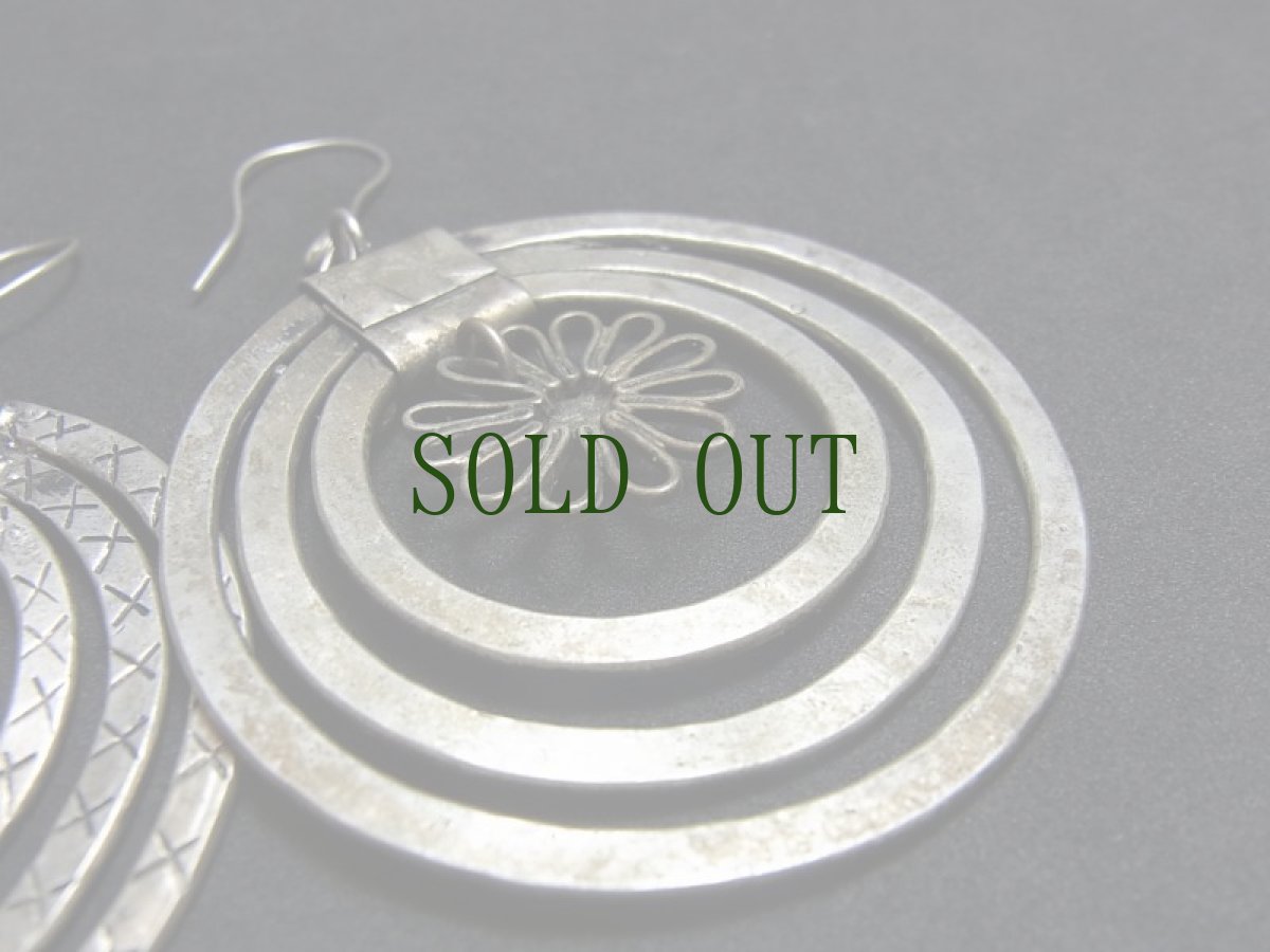 画像4: 貴州苗族（ミャオ族）の苗銀製トライバルピアス　　  (4)