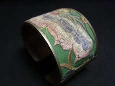 画像2: 貴州省ミャオ族の刺繍古裂バングル(苗銀)　Old embroidery Miao silver bangle (2)