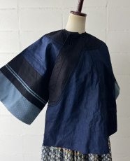 画像1: 六盘水布依族（プイ族・Liu pang shui Bou yei ）　藍染め・織り　木綿・絹・麻　上衣（希少・ビンテージ） (1)