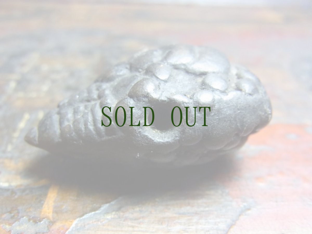 画像4: チベット・蠍のツァツァ（薬擦擦）秘薬・護符（アンティーク）希少 (4)