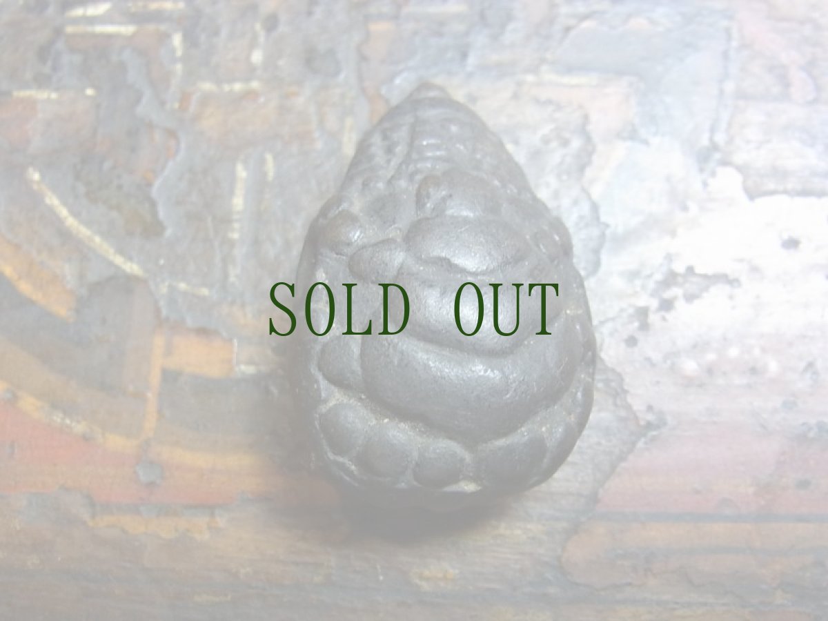 画像3: チベット・蠍のツァツァ（薬擦擦）秘薬・護符（アンティーク）希少 (3)