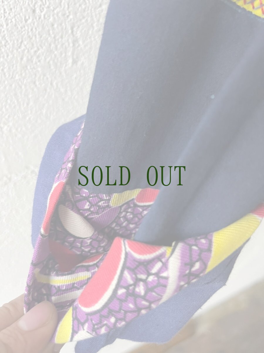 画像9: 貴定小花ミャオ族　(苗族)　木綿・藍染刺繍　衣裳（ビンテージ）　 (9)