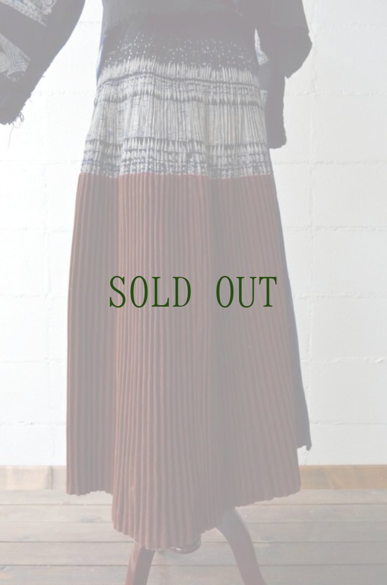 画像13: 貴州省　 布依族（プイ）　藍染・柿渋染　リバーシブル巻きスカート　ヴィンテージ　(丈・・約83 cm) (13)