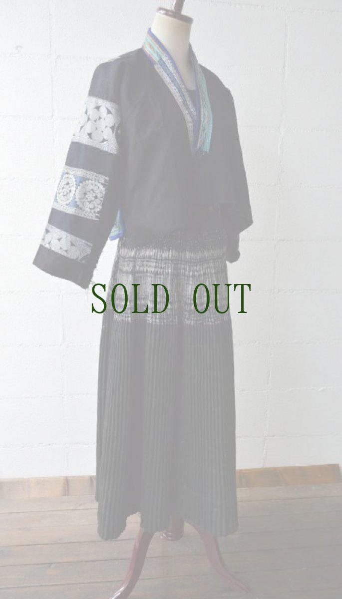 画像11: 貴州省　 布依族（プイ）　藍染・柿渋染　リバーシブル巻きスカート　ヴィンテージ　(丈・・約83 cm) (11)