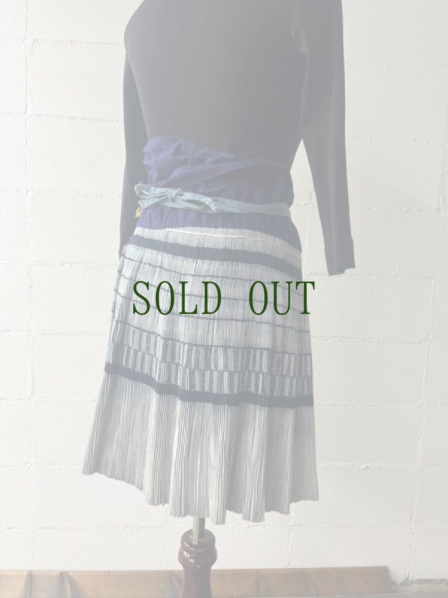 画像14: 貴定小花ミャオ族　(苗族)　木綿・藍染プリーツ巻きスカート　（ビンテージ） (14)