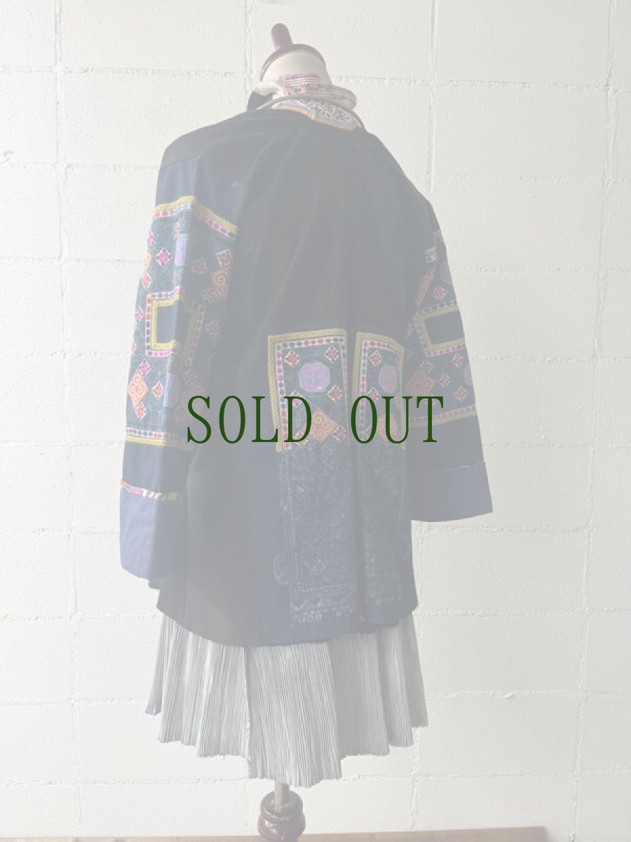 画像17: 貴定小花ミャオ族　(苗族)　木綿・藍染プリーツ巻きスカート　（ビンテージ） (17)