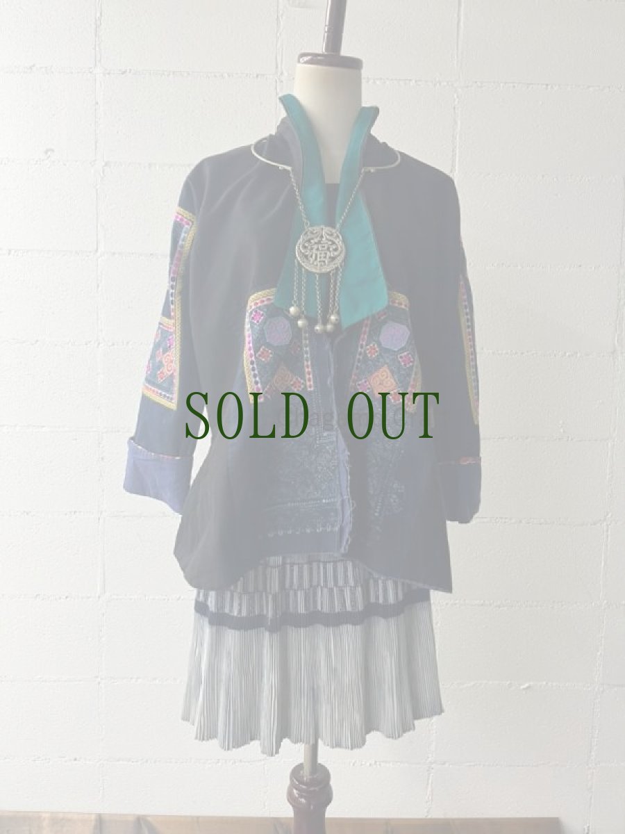 画像15: 貴定小花ミャオ族　(苗族)　木綿・藍染プリーツ巻きスカート　（ビンテージ） (15)