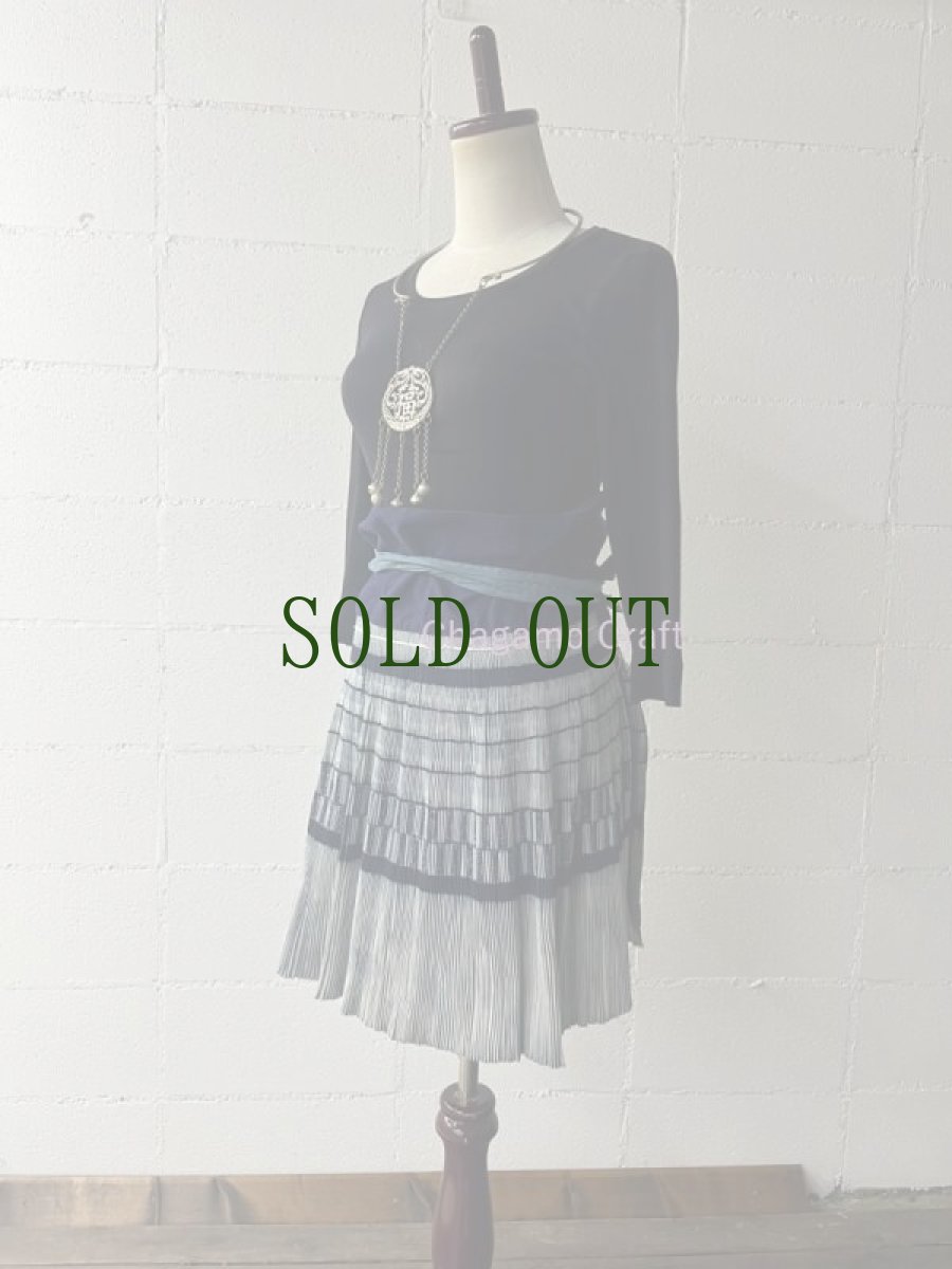 画像11: 貴定小花ミャオ族　(苗族)　木綿・藍染プリーツ巻きスカート　（ビンテージ） (11)