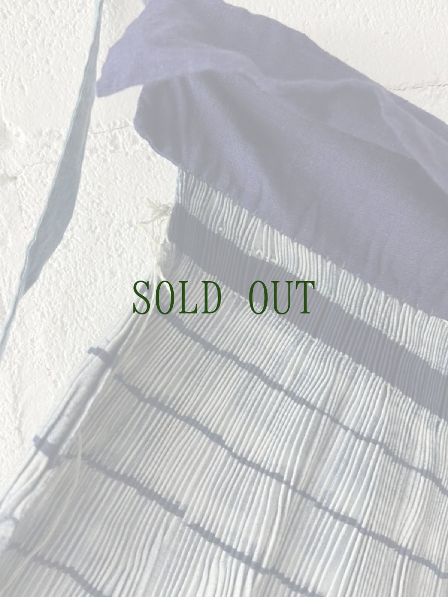 画像8: 貴定小花ミャオ族　(苗族)　木綿・藍染プリーツ巻きスカート　（ビンテージ） (8)