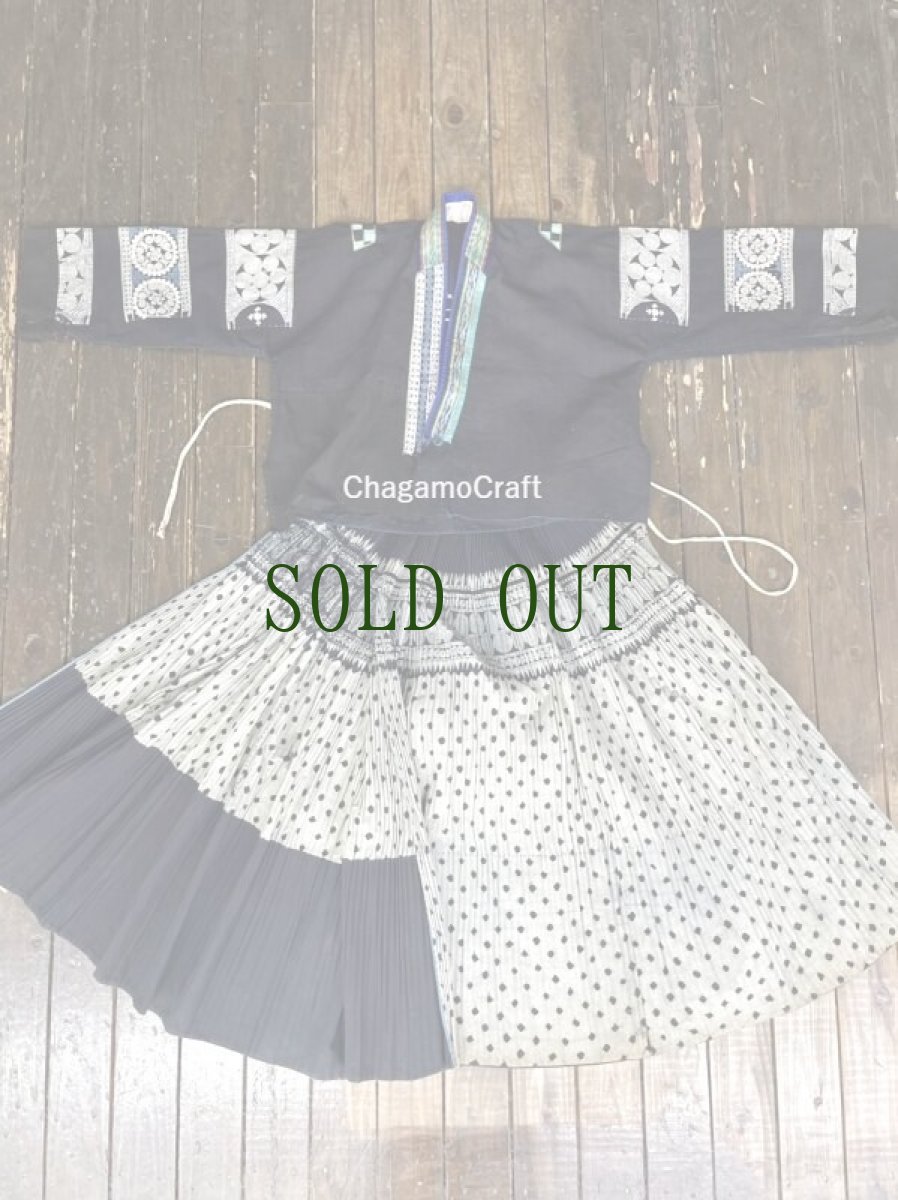 画像12: 貴州省布依族（プイ族）　刺繍・ろうけつ・藍染め　木綿ジャケット（ビンテージ） (12)