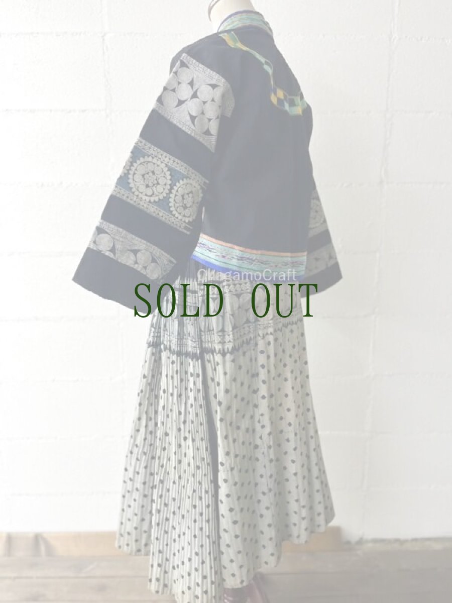 画像4: 貴州省布依族（プイ族）　刺繍・ろうけつ・藍染め　木綿ジャケット（ビンテージ） (4)