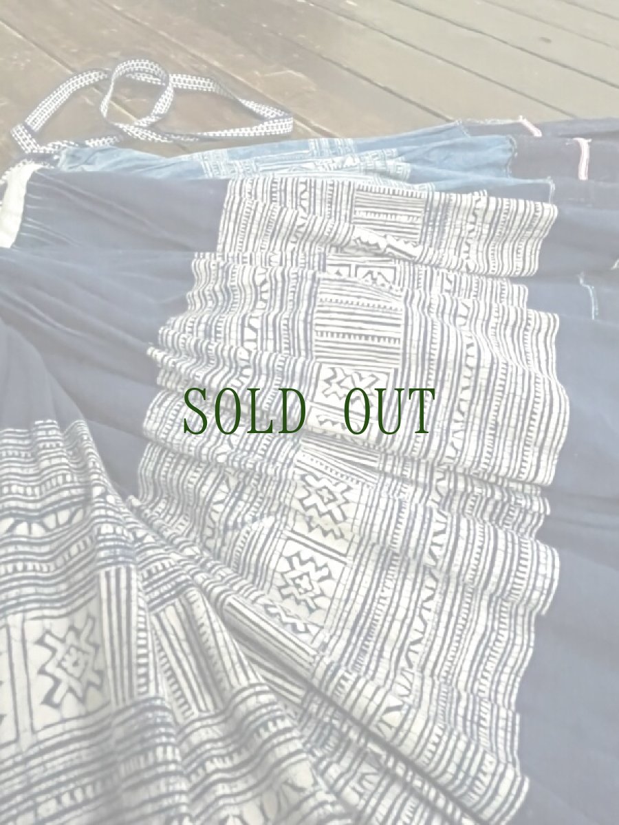 画像6: 貴州省六枝・長角苗族(ミャオ族)　藍染プリーツ巻きスカート・（アンティーク ） (6)