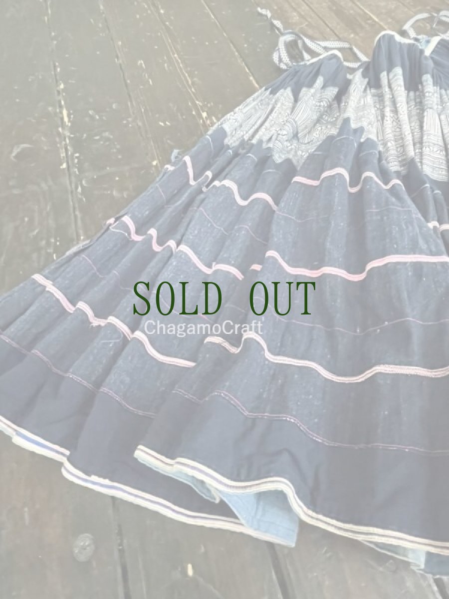 画像5: 貴州省六枝・長角苗族(ミャオ族)　藍染プリーツ巻きスカート・（アンティーク ） (5)