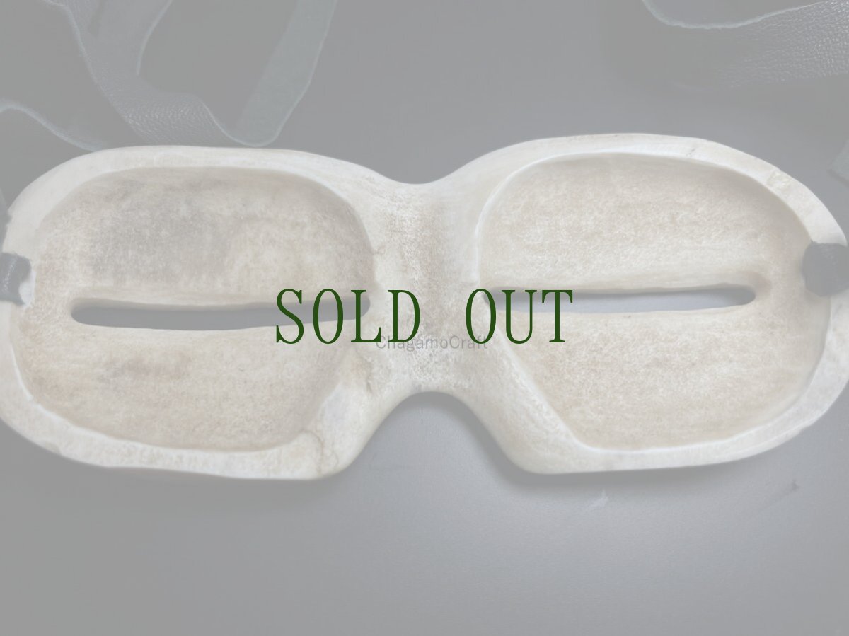 画像2: エルク角製　遮光器・イピウタク彫刻　チャガモクラフト特注(ユピック族/エスキモー)　　 (2)