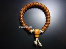 画像5: チベット・蛇骨と老料器グル玉、ヤク革紐の念珠ブレスレット (5)